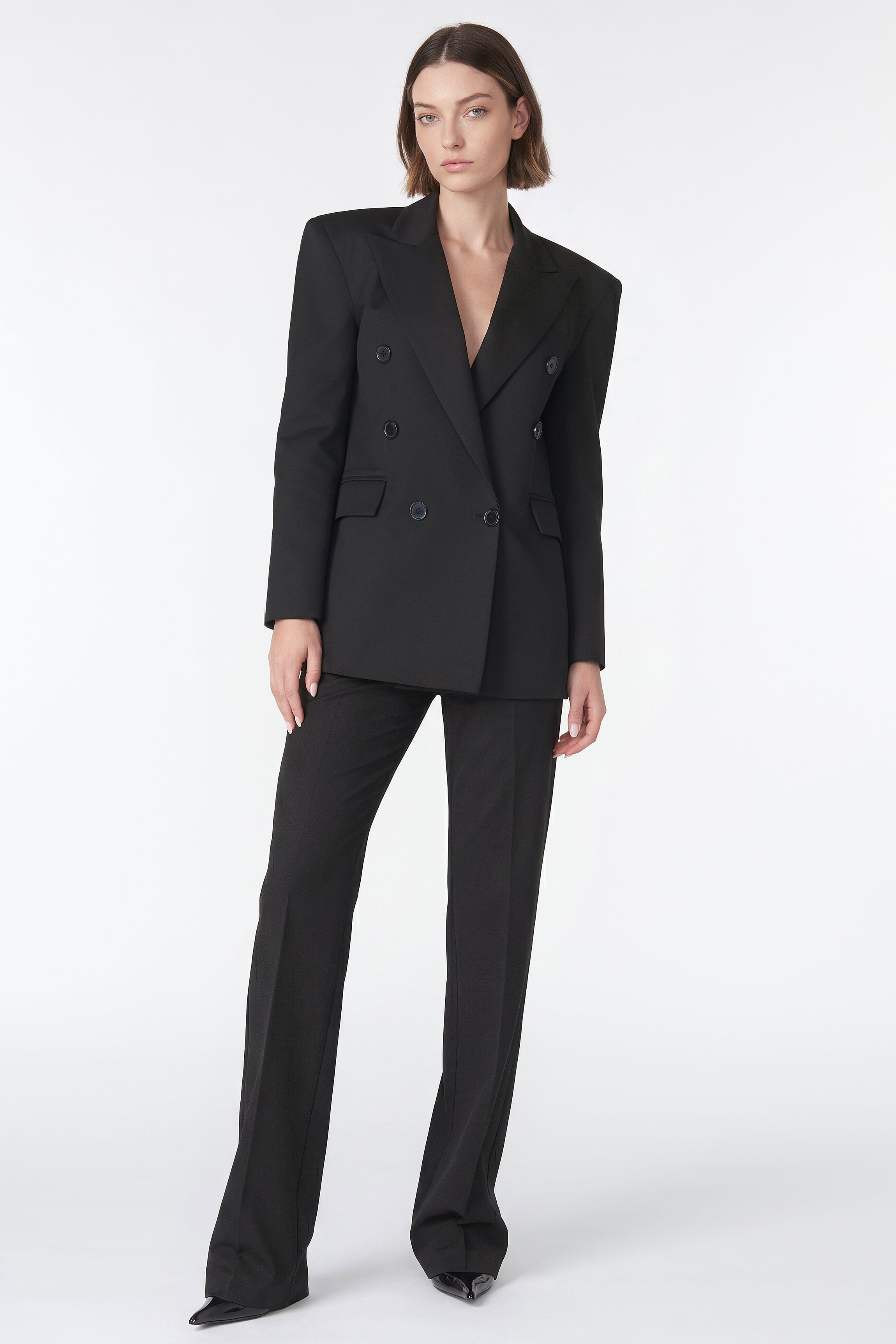 Front view of Corja Black suit pants, tailored fit with clean lines and classic style, perfect for formal or business wear.